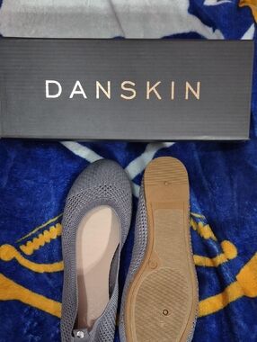 Danskin Gray Knit Slip-On Ballet Flats